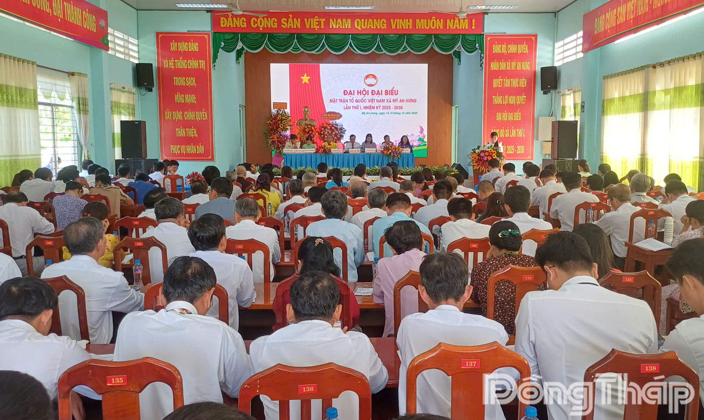 Quang cảnh đại hội.