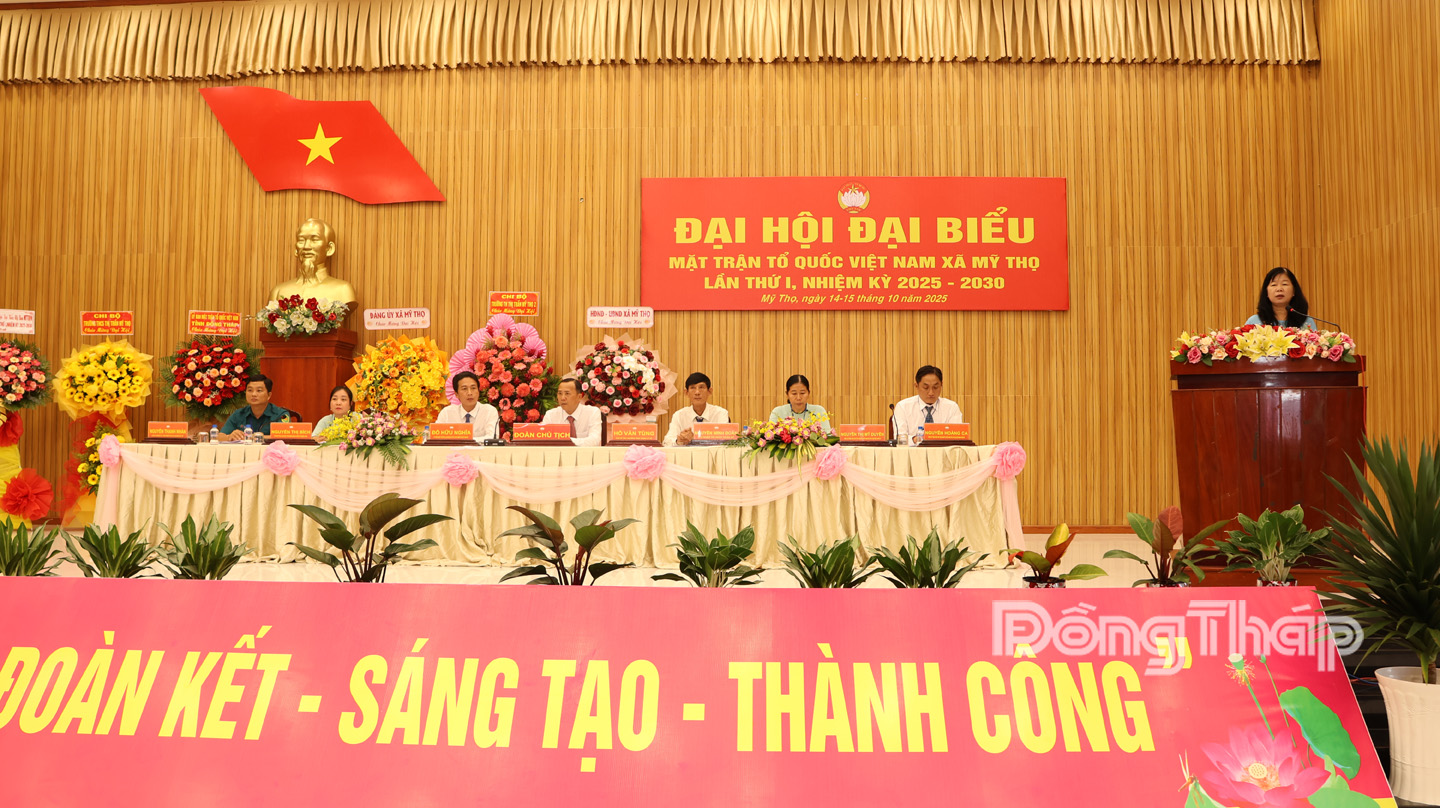 Đồng chí Huỳnh Thị Tuyết Vui, Tỉnh uỷ viên, Phó Chủ tịch Ủy Ban MTTQ Việt Nam Tỉnh, Chủ tịch Liên Đoàn Lao động Tỉnh phát biểu tại hội nghị