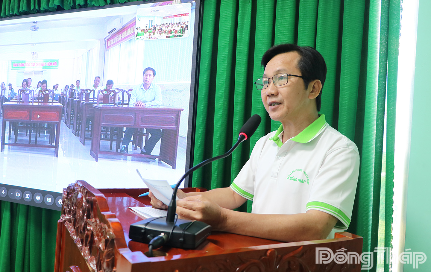 Đồng chí Nguyễn Trọng Tấn, Phó Bí thư Đảng ủy, Phó Tổng Biên tập Báo và phát thanh, truyền hình Đồng Tháp phát biểu tại hội nghị.