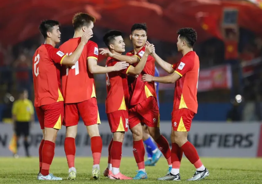 Đội tuyển Việt Nam lên hạng 111 trên BXH FIFA.