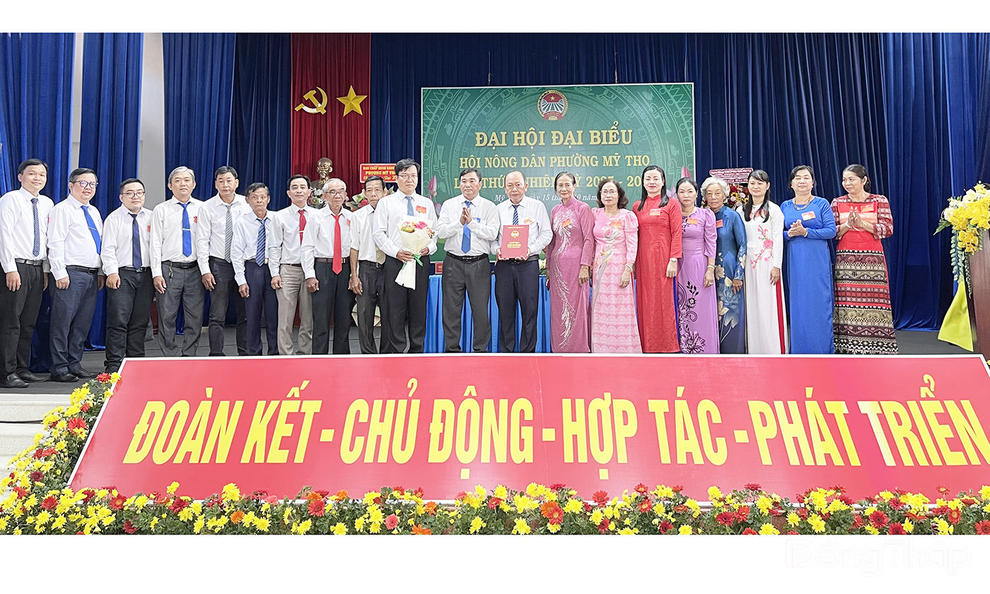 : Ban Chấp hành Hội Nông dân phường Mỹ Tho nhiệm kỳ 2025-2030 ra mắt trước đại hội.
