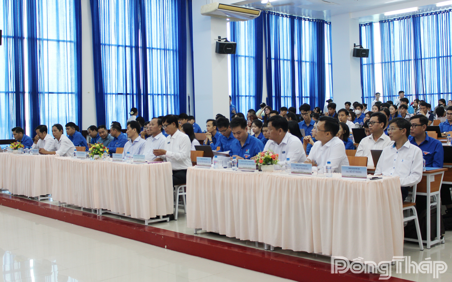 Đại biểu tham dự Tọa đàm.