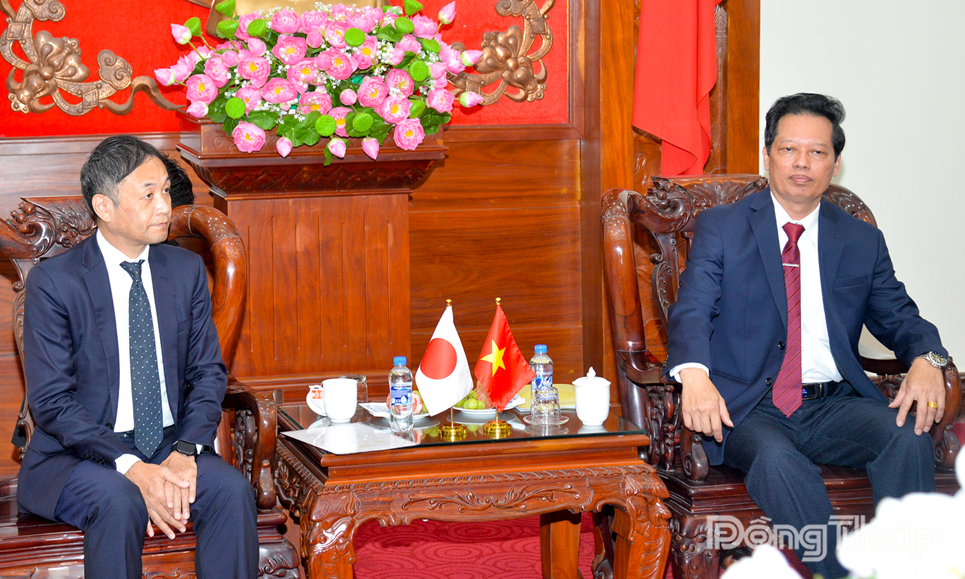 Đồng chí Nguyễn Thành Diệu tiếp và làm việc với ông Okabe Mitsutoshi.