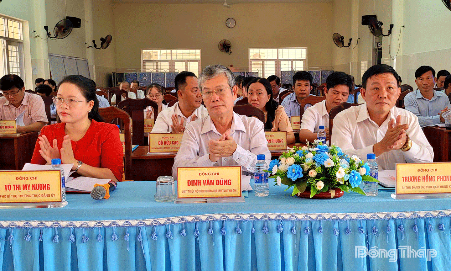 Đại biểu dự và chủ trì hội nghị