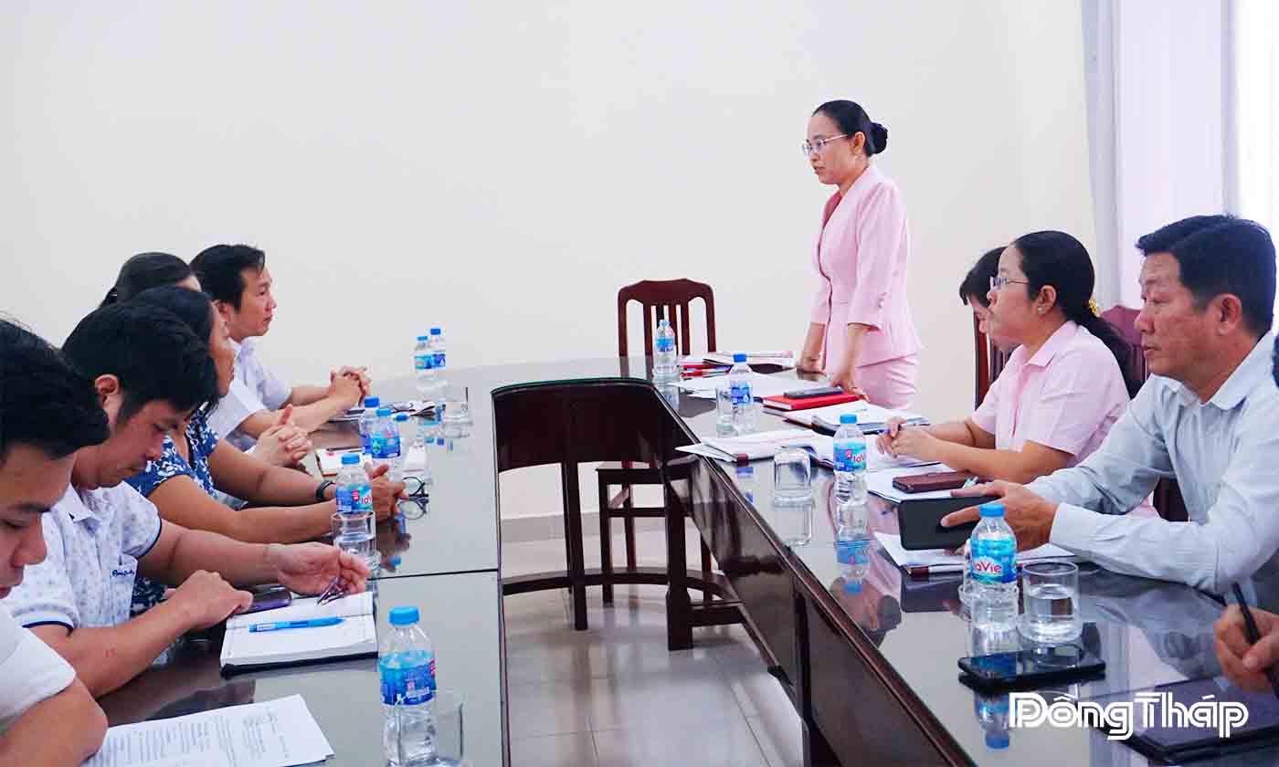 Quang cảnh buổi làm việc tại phường Đạo Thạnh 