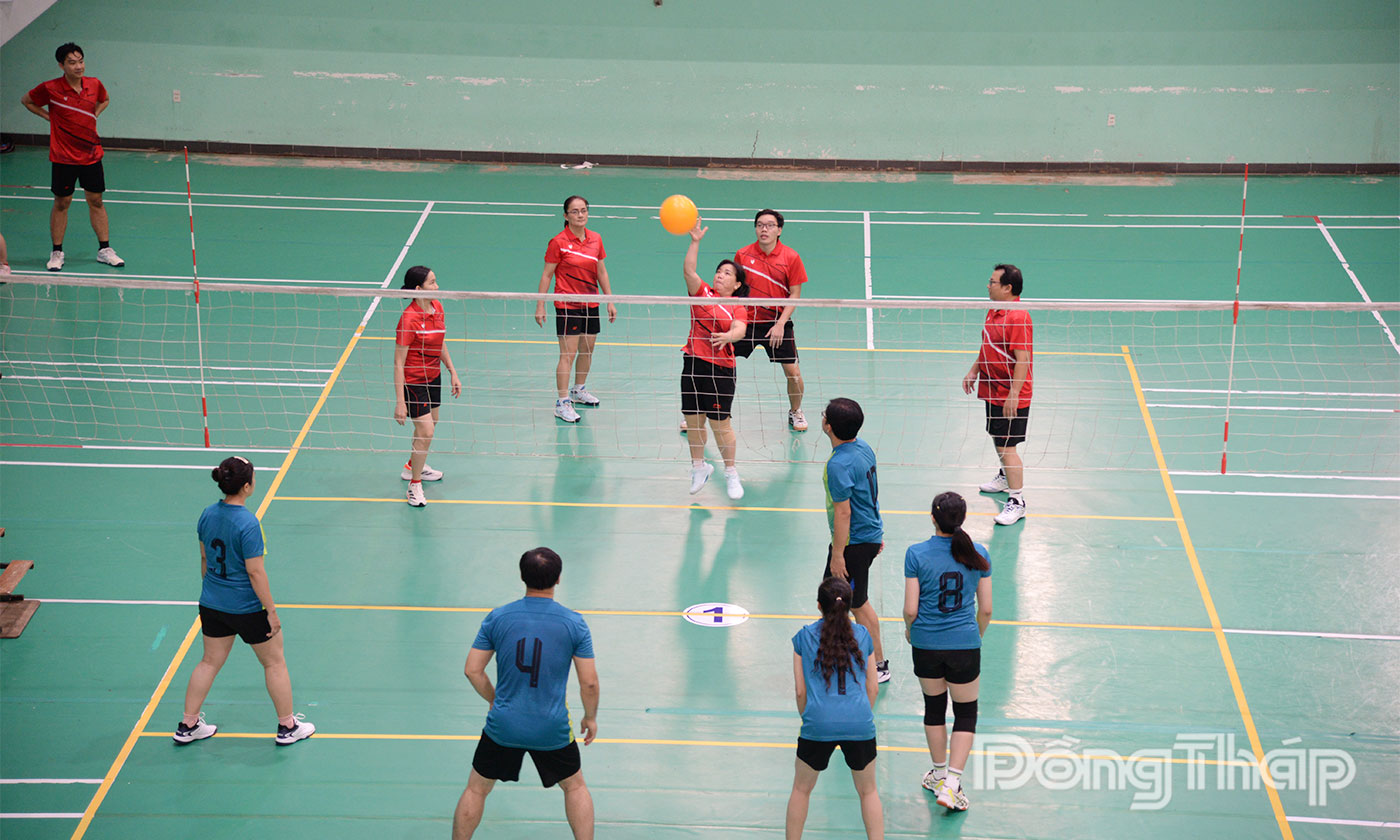 Các trận đấu diễn ra sôi nổi với nhiều pha bóng đẹp mắt.