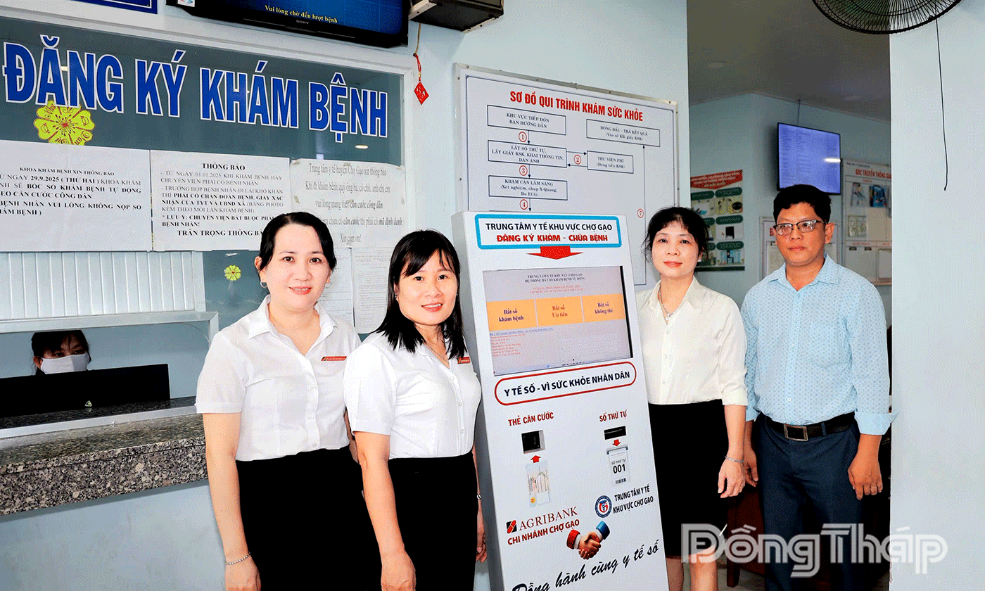 Agribank Chi nhánh Chợ Gạo đã tài trợ 1 Kiosk máy bấm số cho Trung tâm y tế khu vực Chợ Gạo.