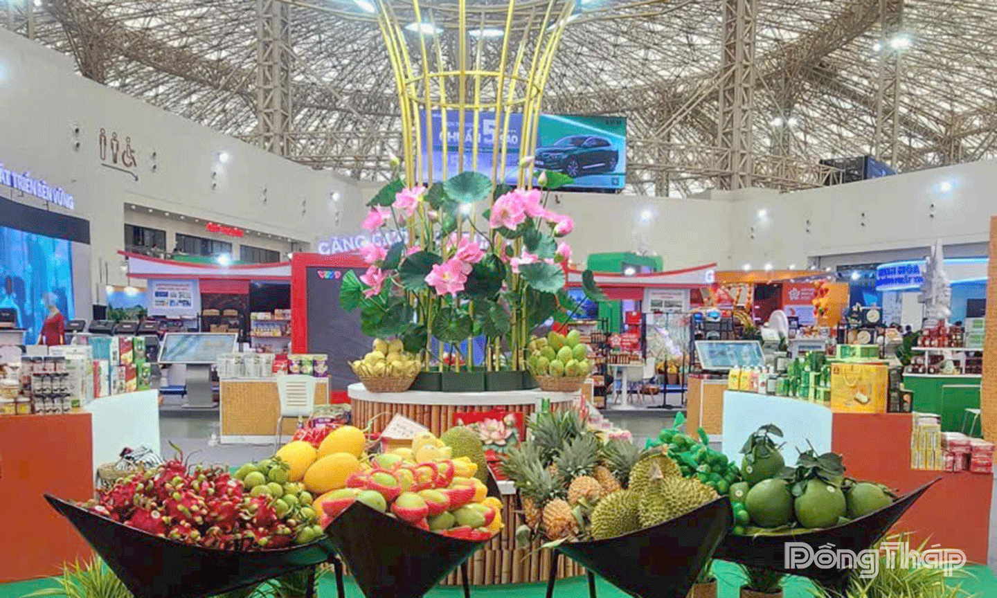 Các sản phẩm tiêu biểu và không gian trưng bày của tỉnh Đồng Tháp tại Hội chợ Mùa Thu 2025