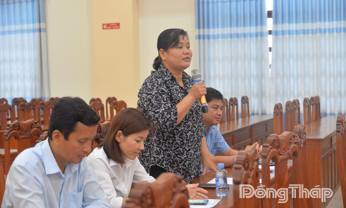 Đại biểu đóng góp ý kiến tại hội nghị.