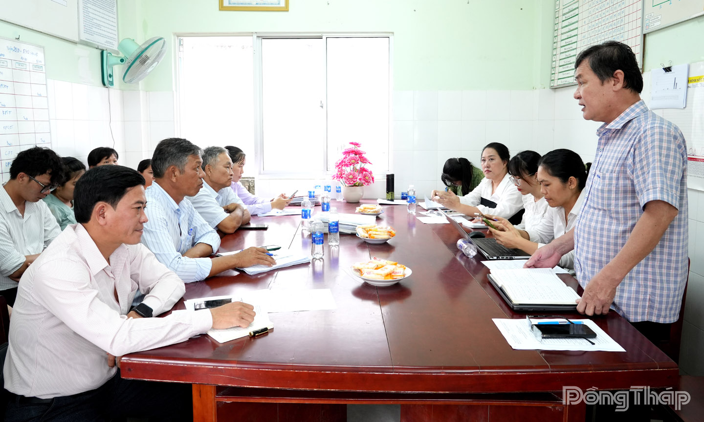 Đoàn làm việc tại Điểm Trạm Y tế xã Tân Hòa 1