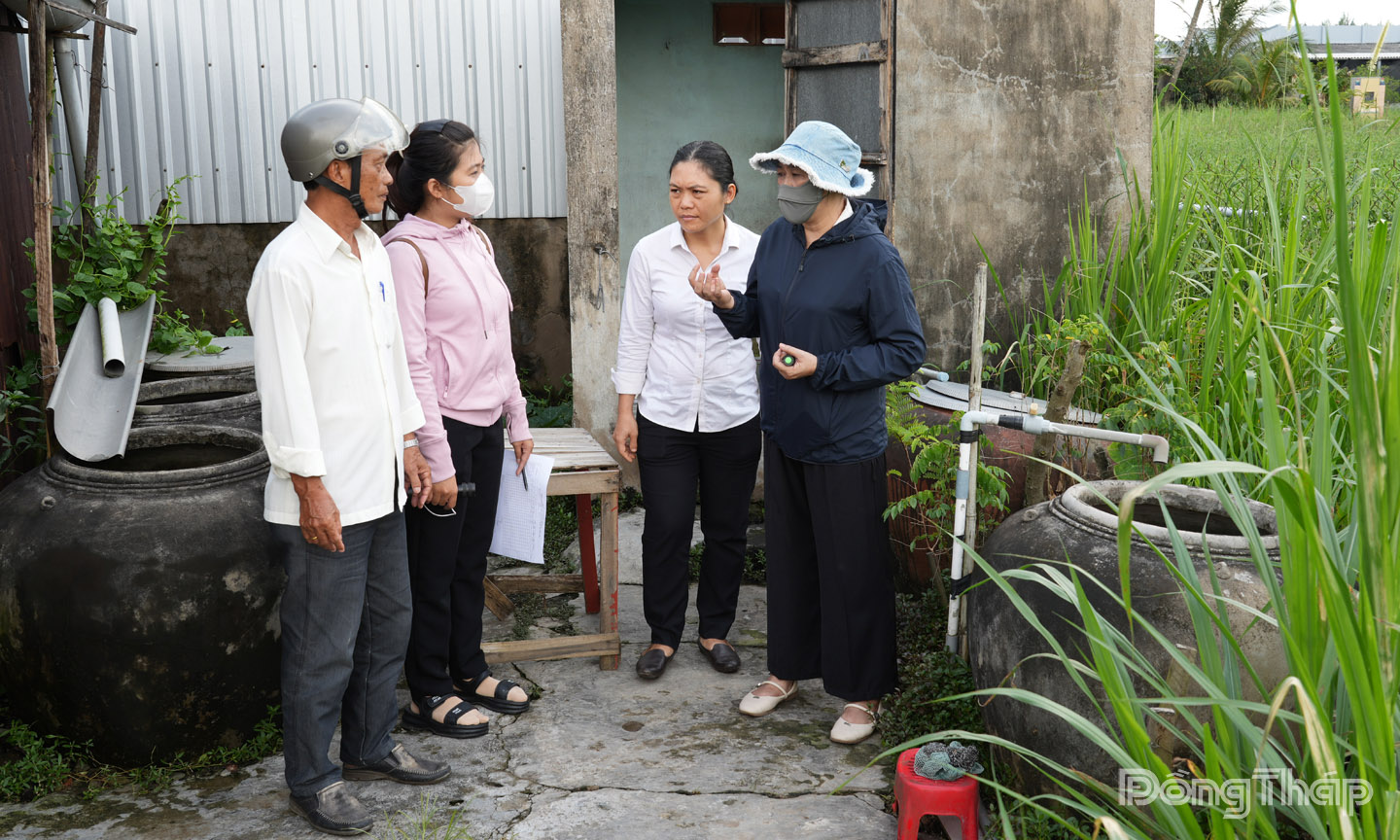 Đoàn giám sát kiểm tra thực địa tại hộ gia đình