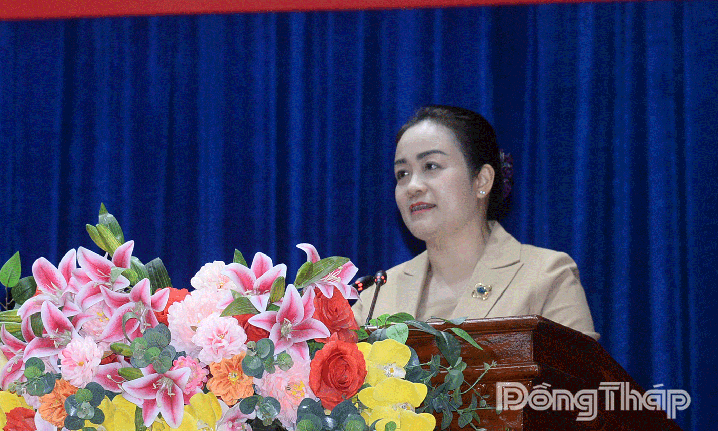 Đồng chí Nguyễn Hải Trâm, Phó Bí thư Thường trực Tỉnh ủy phát biểu kết luận hội nghị.