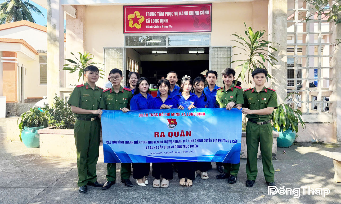 Ra quân hỗ trợ mô hình chính quyền địa phương 2 cấp và cung cấp dịch vụ công trực tuyến.
