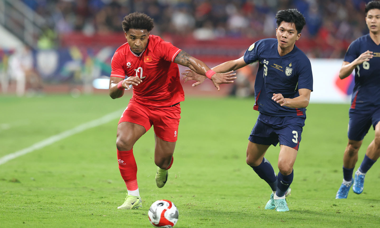 FIFA ASEAN Cup sẽ khiến cuộc cạnh tranh giữa đội tuyển Việt Nam với những đối thủ quen thuộc như Thái Lan thêm quyết liệt và căng thẳng. Ảnh: thethaovanhoa.vn