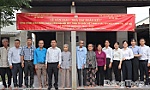 Bàn giao nhà Đại đoàn kết cho ông Nguyễn Văn Bảy