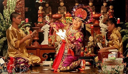 Không gian tín ngưỡng không thể bị bóp méo