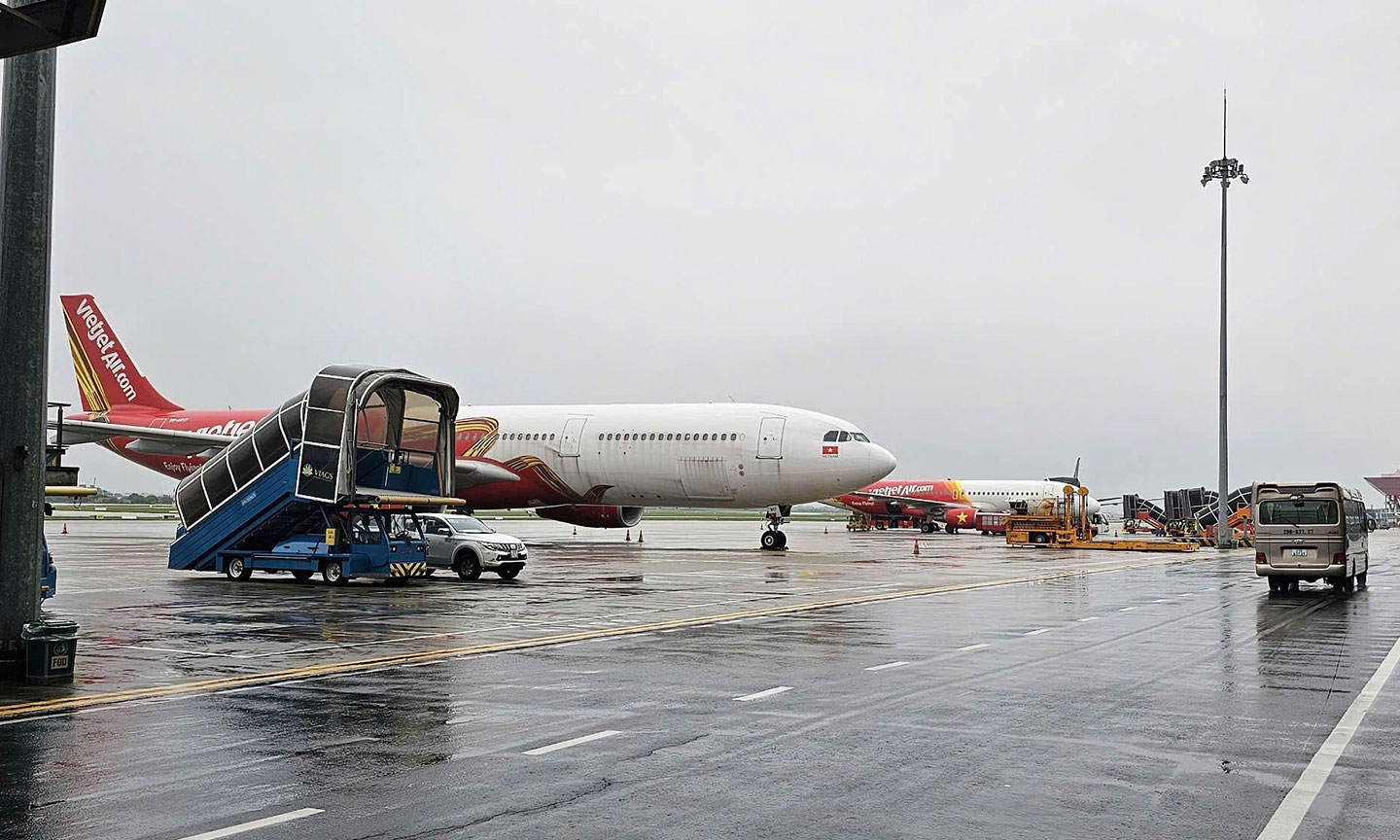 5 sân bay tạm dừng tiếp nhận tàu bay