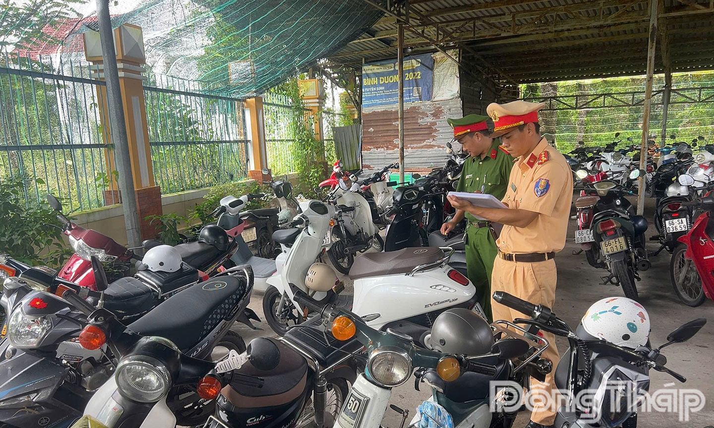 Kiểm tra 74 trường học, phát hiện 151 học sinh không đủ điều kiện điều khiển xe