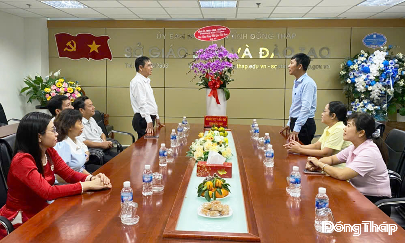 Lãnh đạo phường Đạo Thạnh thăm, chúc mừng Ngày Nhà giáo Việt Nam tại Sở Giáo dục và Đào tạo, Trường THPT Trần Hưng Đạo