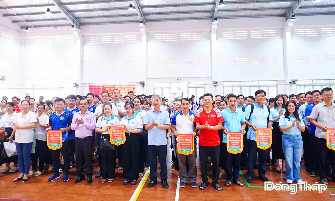 Sôi nổi Hội thao chào mừng 70 năm thành lập Trường Chính trị Đồng Tháp