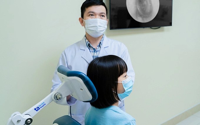 Hạt đậu nảy mầm trong tai bé gái