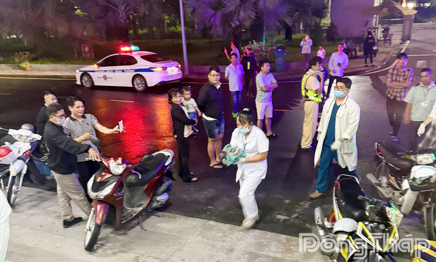 Bé gái 3,5 và sản phụ đã đến bệnh viện kịp thời và khỏe mạnh.