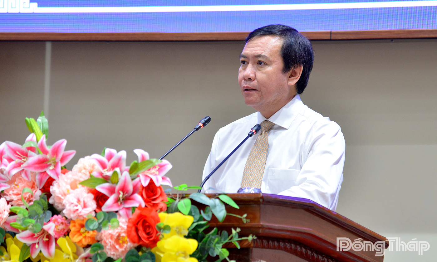 Lê Hà Luân, Ủy viên Ủy ban nhân dân tỉnh, Giám đốc Sở Nông nghiệp và Môi trường trình tóm tắt các Tờ trình