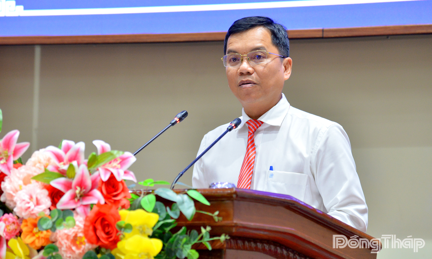 Nguyễn Thế Hồng Trung, Ủy viên Ủy ban nhân dân tỉnh, Giám đốc Sở Xây dựng trình tóm tắt Tờ trình