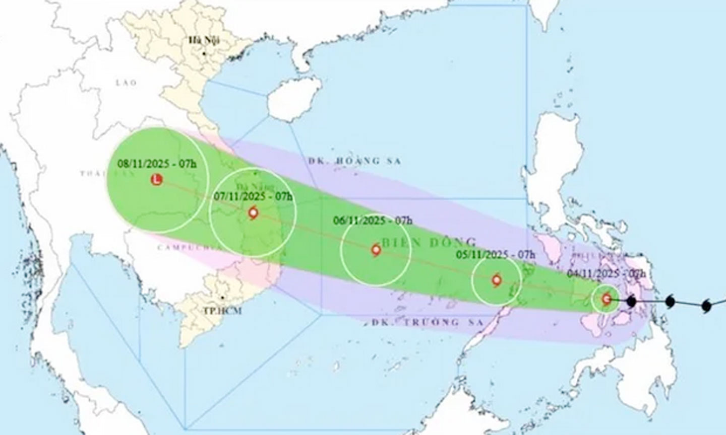 Dự báo sáng mai (ngày 5-11), bão Kalmaegi vào Biển Đông, trở thành cơn bão thứ 13. Ảnh: Trung tâm dự báo khí tượng - thủy văn quốc gia