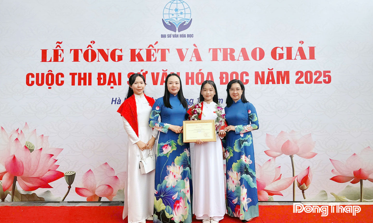 Em Huỳnh Ngọc Khánh Vy, lớp 8A2, Trường Trung học cơ sở Thường Thới Tiền (xã Thường Phước) vinh dự đoạt giải C Vòng chung kết Cuộc thi Đại sứ Văn hóa đọc năm 2025.
