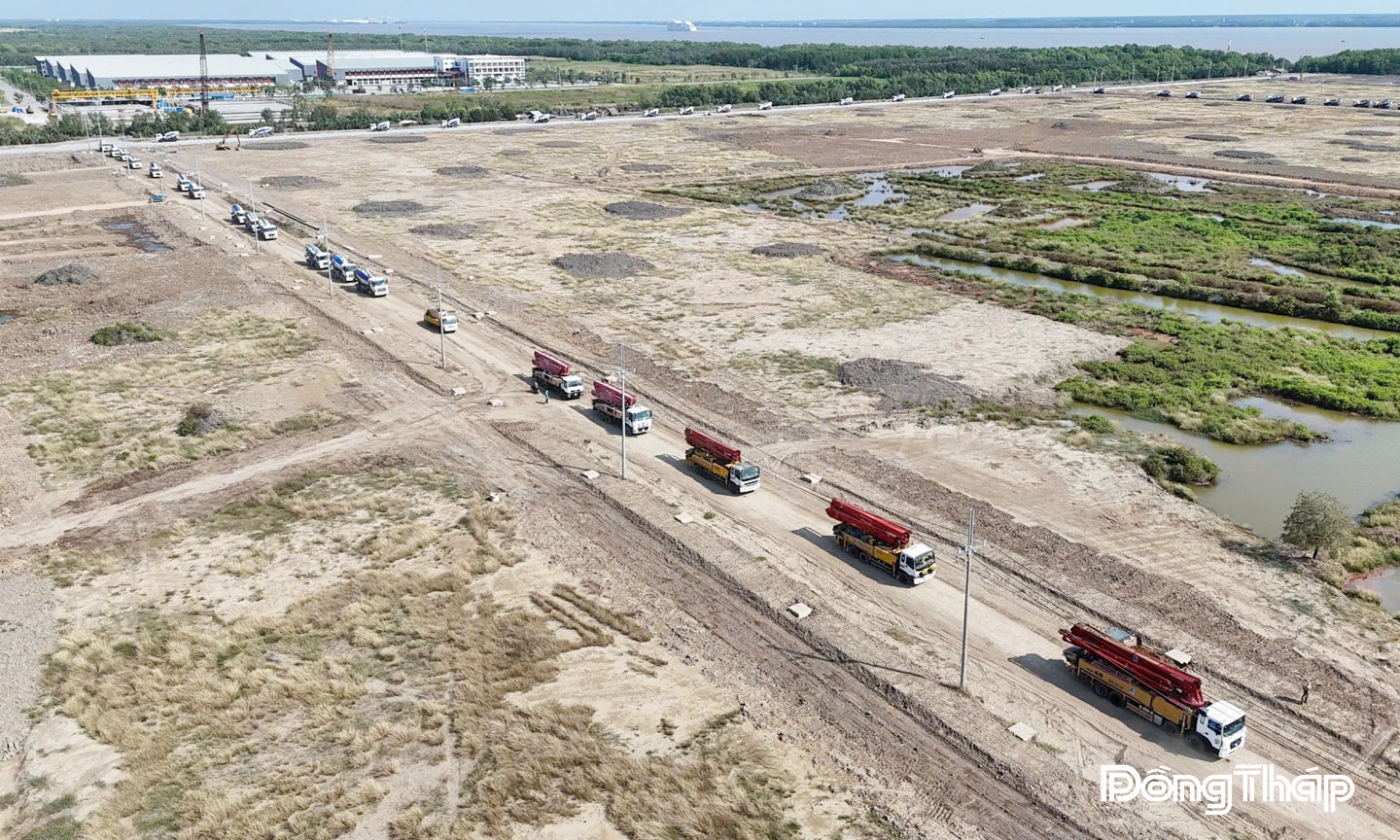 Khu vực ven biển phía Đông của tỉnh còn rất nhiều tiềm năng phát triển công nghiệp. Ảnh: TRUNG HẬU