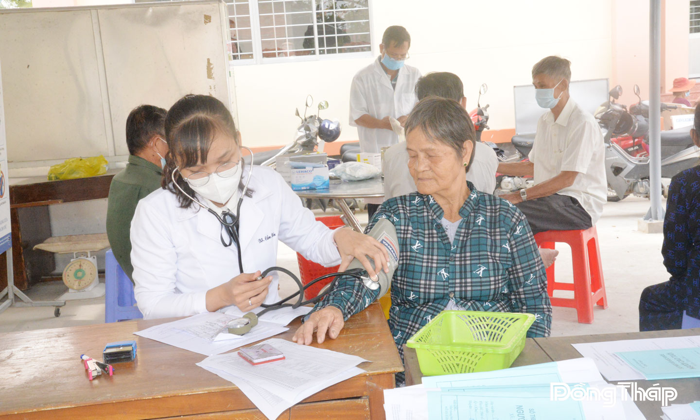 Kiểm tra huyết áp thường xuyên để phát hiện và điều trị bệnh tăng huyết áp  kịp thời, tránh tai biến đáng tiếc xảy ra.