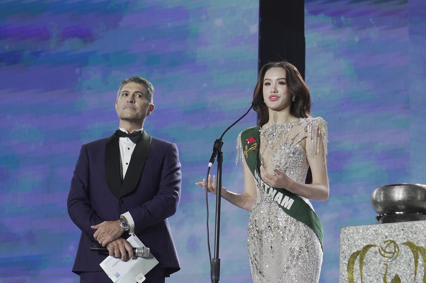 Trịnh Mỹ Anh trong phần thi ứng xử. Ảnh: BTC