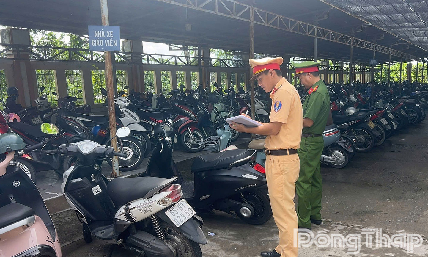 Kiểm tra 1 bãi xe của 1 trường tại Phường Sa Đéc.