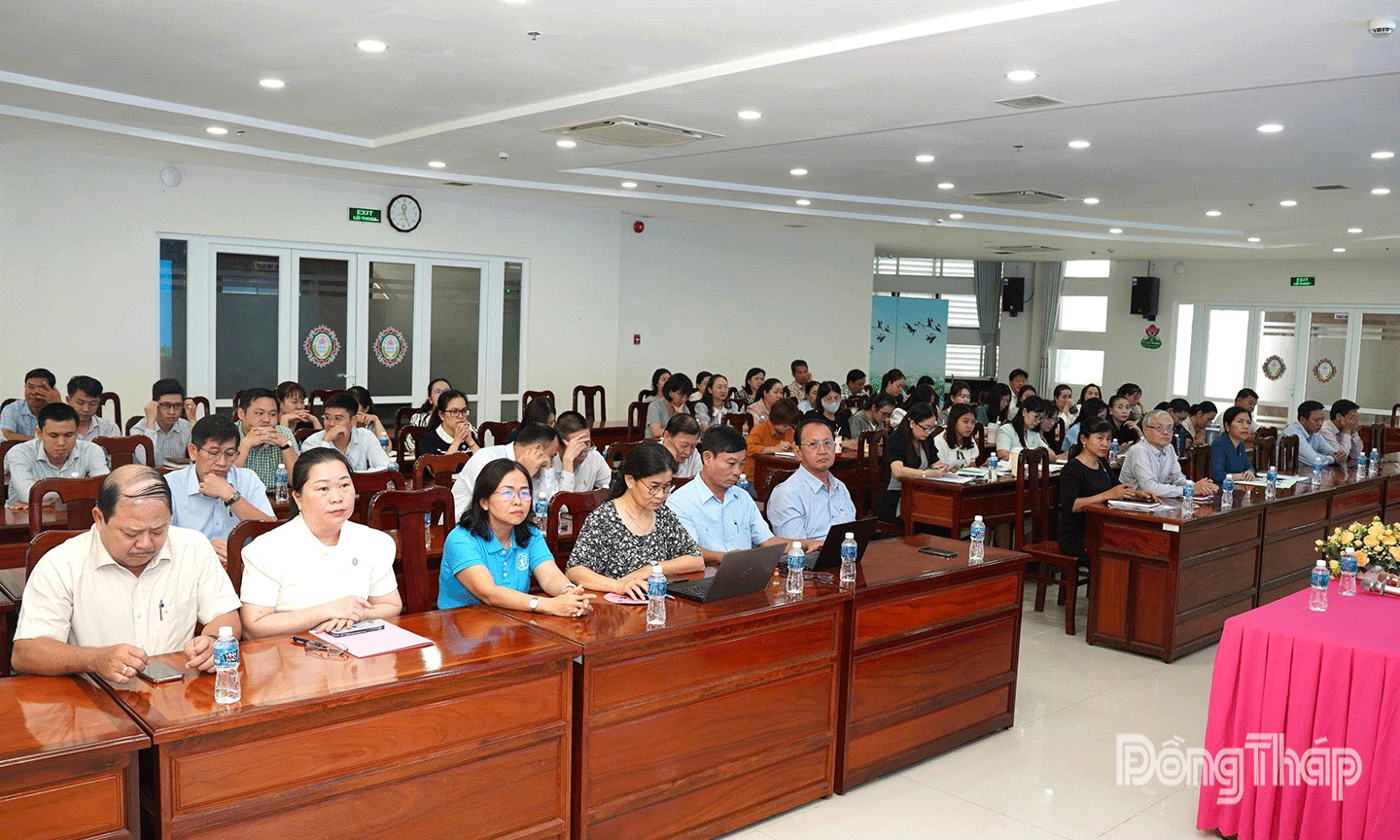 Quang cảnh Hội nghị tuyên truyền, phổ biến, giáo dục và tư vấn pháp luật.