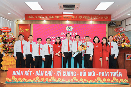 Ban Chấp hành Công đoàn cơ sở Agribank Chi nhánh Tiền Giang Lần thứ XIII, Nhiệm kỳ 2025-2030 ra mắt Đại hội.