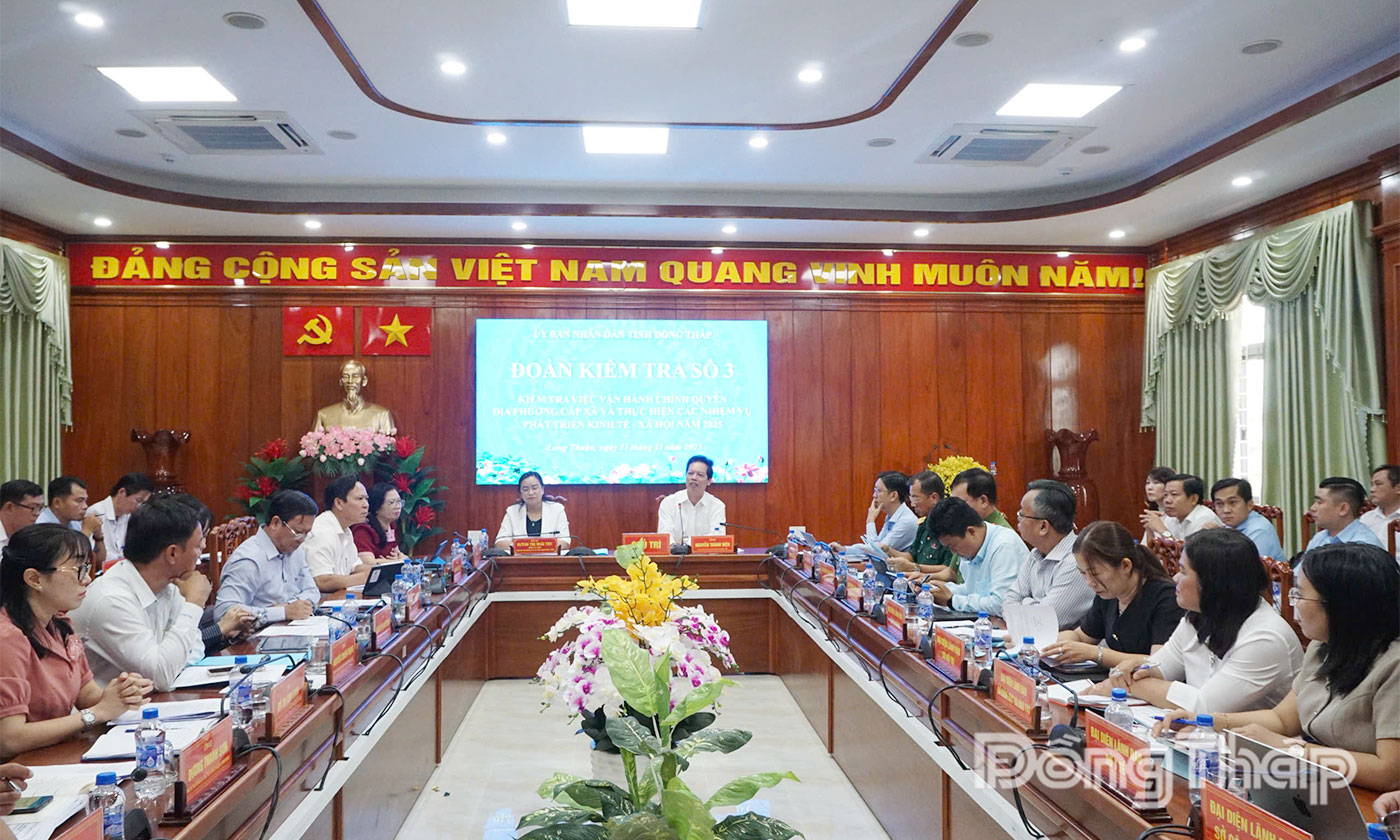 Quang cảnh buổi làm việc.