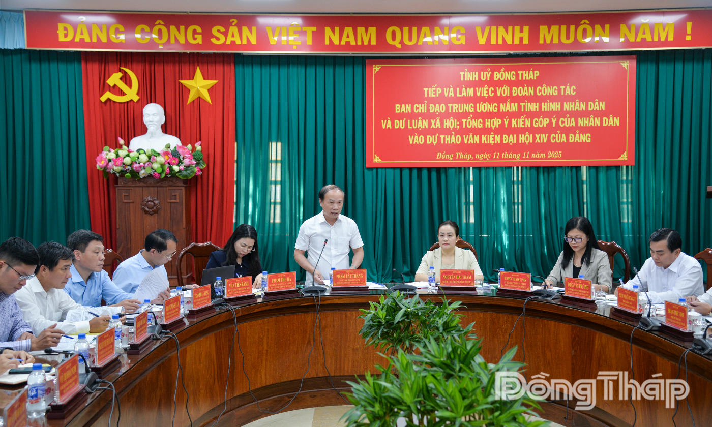Quang cảnh buổi làm việc.