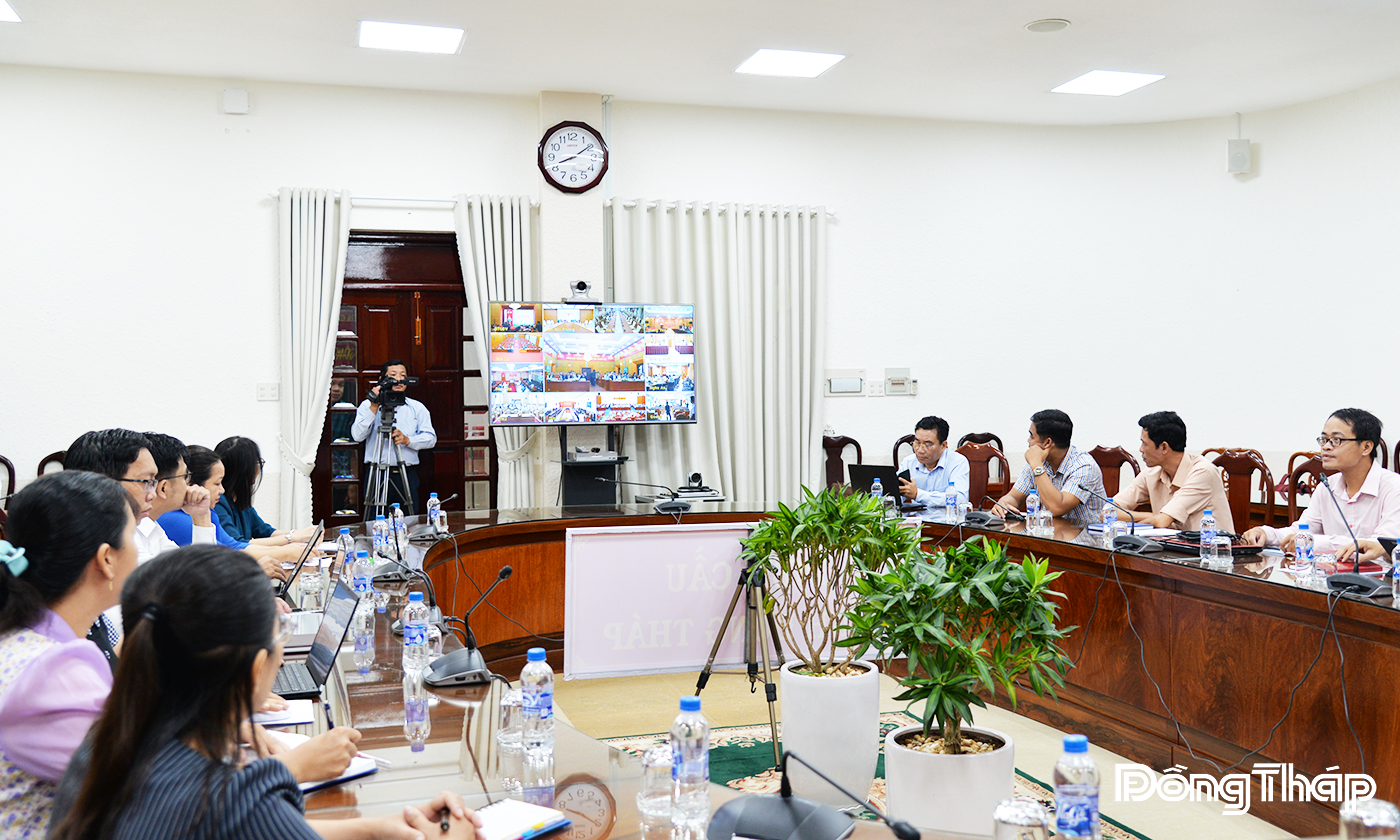 Các đại biểu tham dự hội nghị tập huấn.