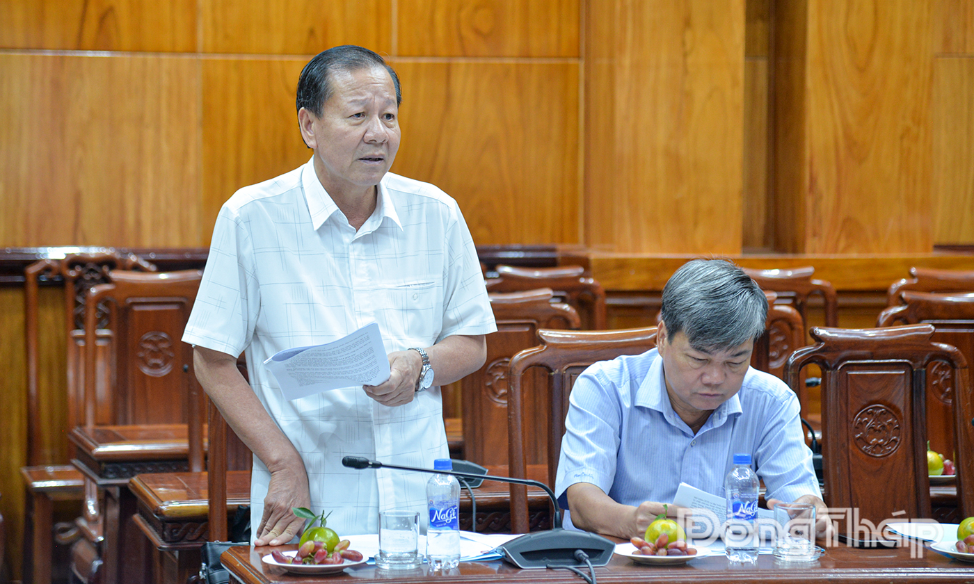 Đồng chí Phan Văn Hợp, Ủy viên Ban Thường vụ Tỉnh ủy, Chủ nhiệm Ủy ban Kiểm tra Tỉnh ủy phát biểu đóng góp dự thảo kế hoạch.