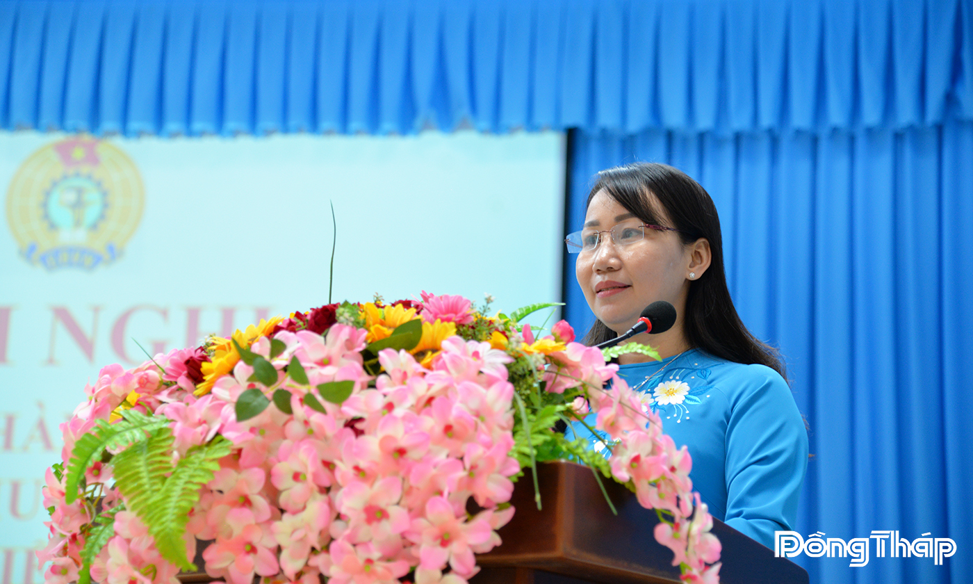 đồng chí: Ngô Thị Thùy Trang, Phó Chủ tịch Liên đoàn Lao động tỉnh Đồng Tháp