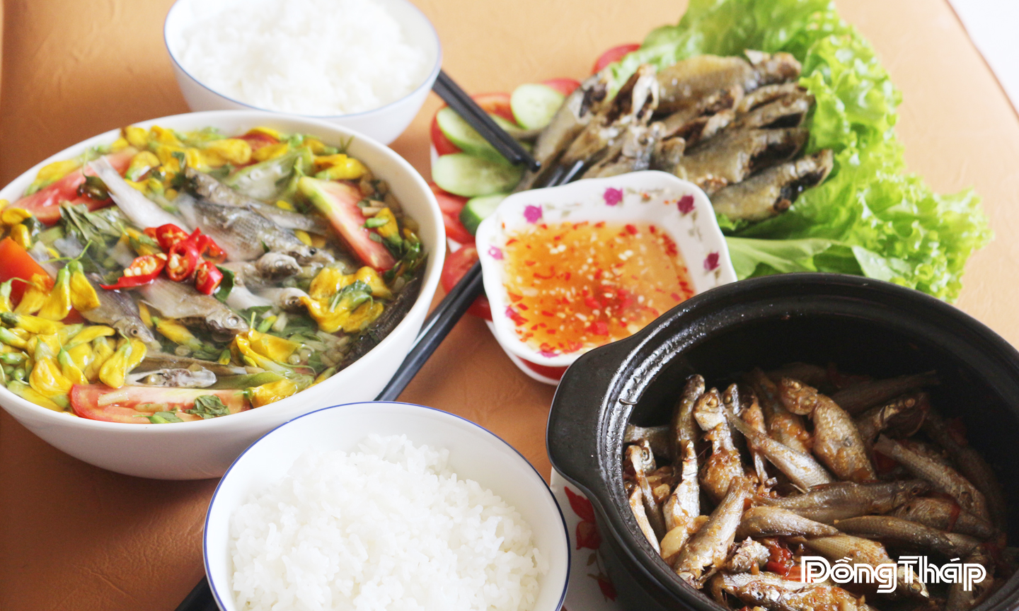 Cá linh được chế biến thành những món ăn hấp dẫn, thơm ngon.