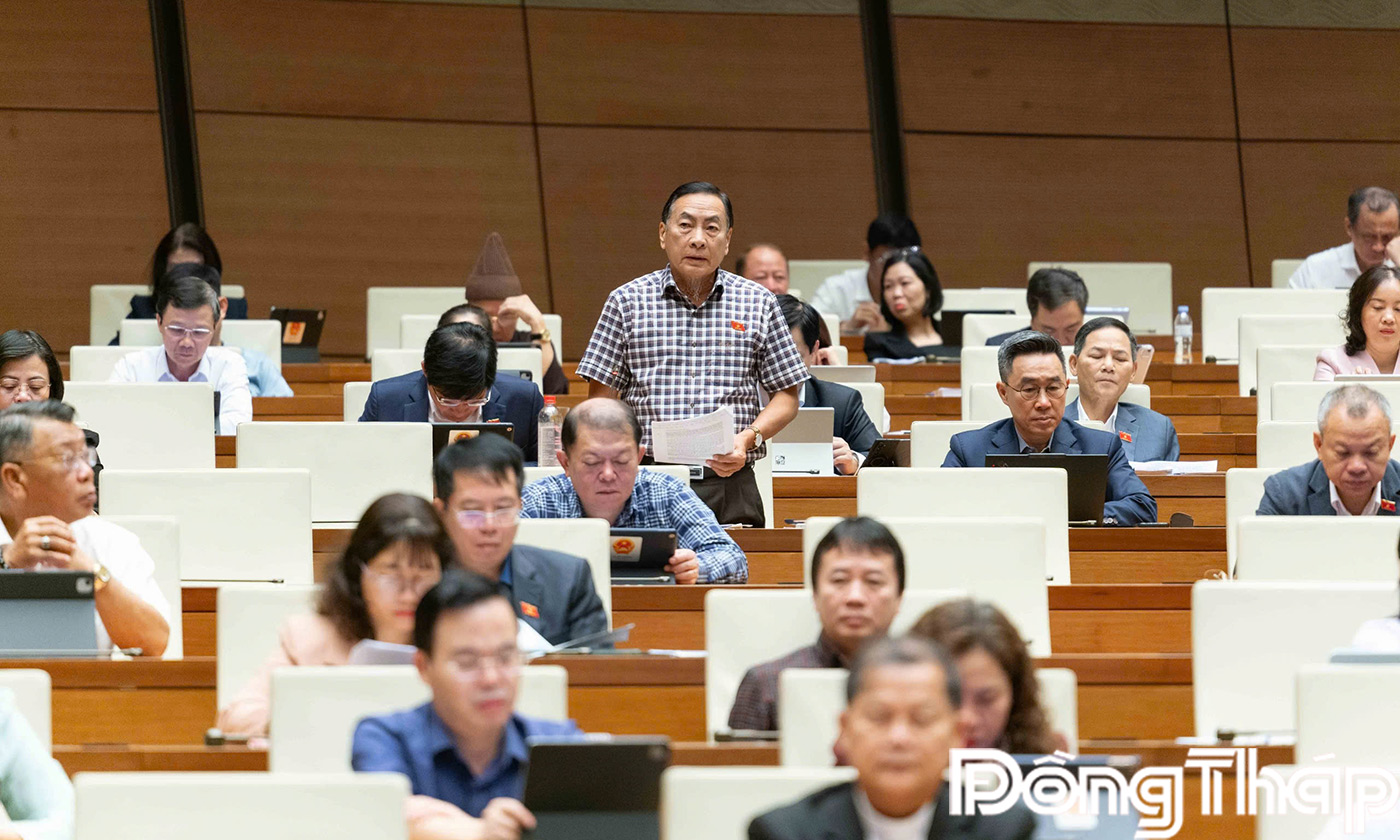 Đại biểu Phạm Văn Hòa, phát biểu thảo luận