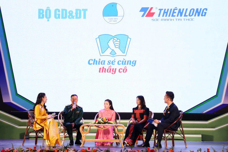  Các thầy, cô giáo xuất sắc, tiêu biểu chia sẻ kinh nghiệm giảng dạy và những câu chuyện ý nghĩa về hành trình 