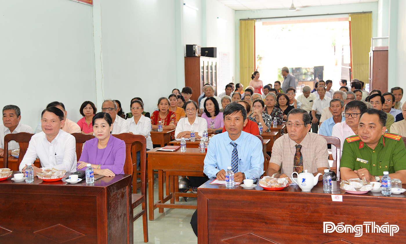 Các đại biểu tham dự ngày Hội Đại đoàn kết toàn dân.