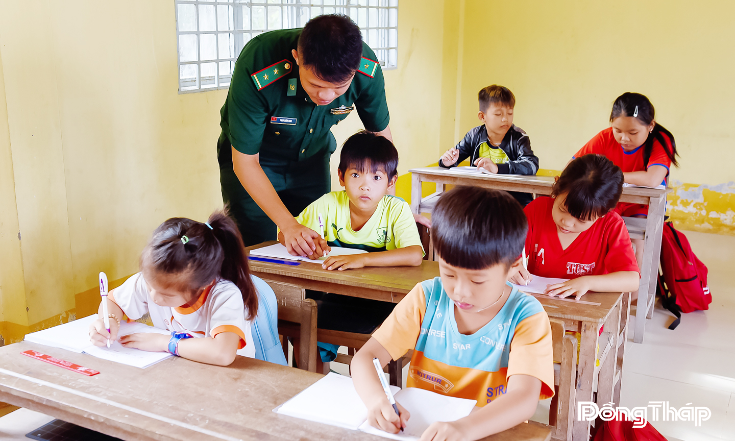 Vì học sinh thân yêu. Ảnh: THANH PHONG