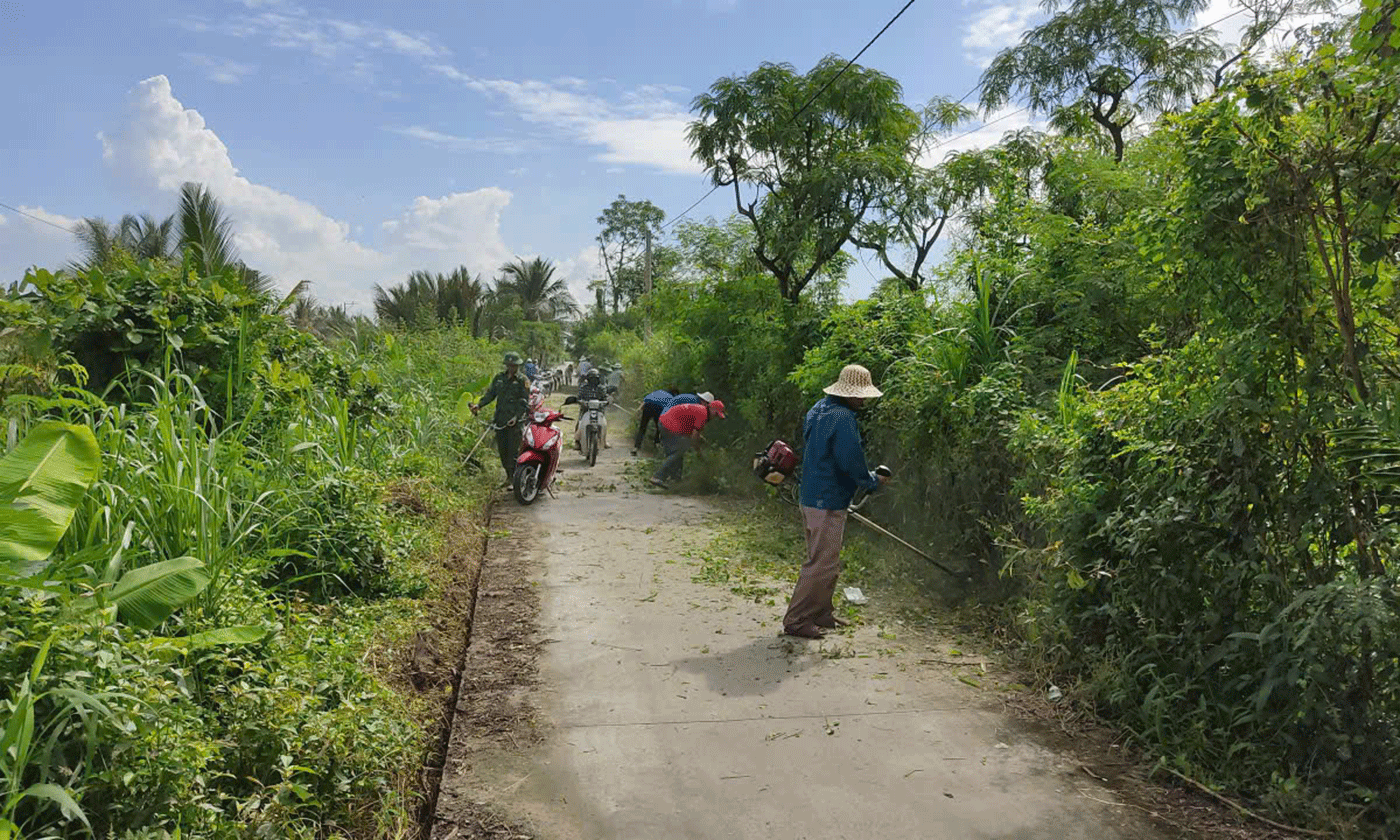 Xã Tân Điền ra qua vệ sinh môi trường.