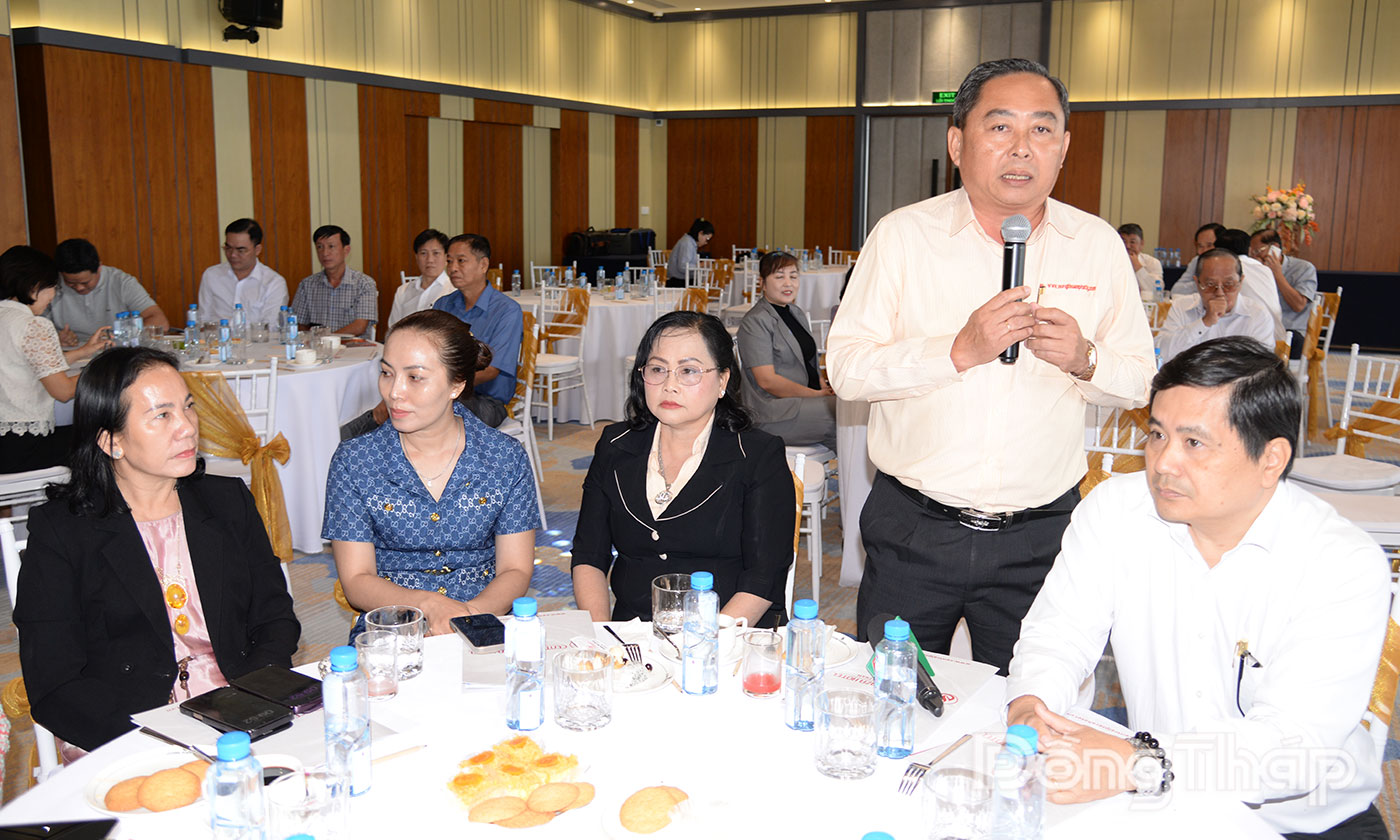 Các DN phát biểu ý kiến tại buổi Cà phê doanh nhân.