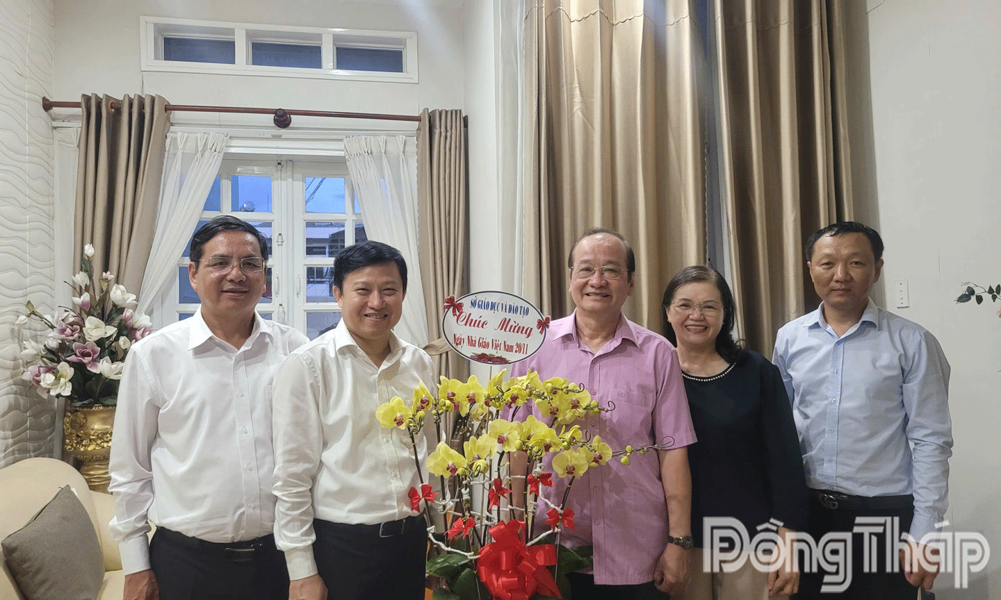 Tiến sĩ Lê Quang Trí, Giám đốc Sở Giáo dục và Đào tạo tỉnh Đồng Tháp thăm chúc mừng ngày Nhà giáo Việt Nam đối với thầy Trần Thanh Đức, nguyên Phó Chủ tịch Ủy ban nhân dân tỉnh Tiền Giang (cũ); nguyên Giám đốc Sở Giáo dục và Đào tạo tỉnh Tiền Giang (cũ)