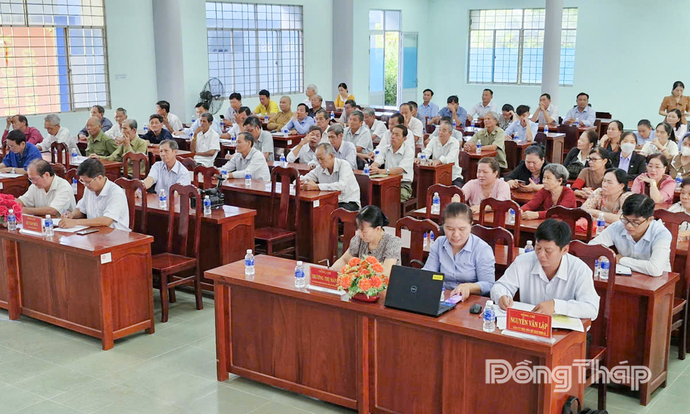 Quang cảnh buổi tiếp xúc.